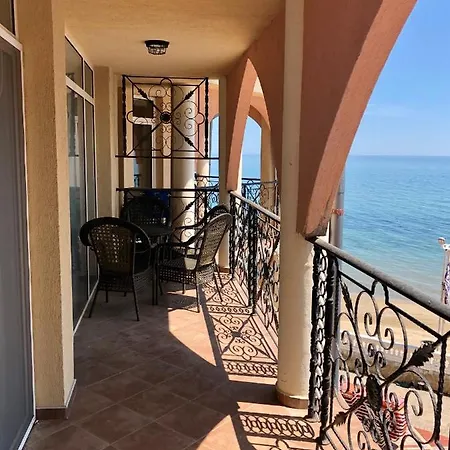 Beachfront Elenite
